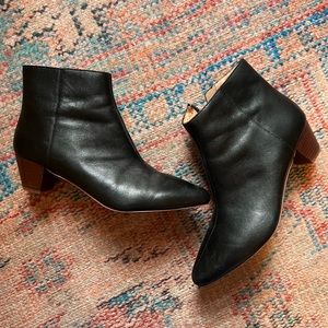 Madewell leather boots size 8. Black